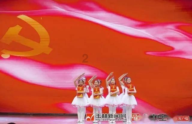 冷知识分享平台-三年级六个班给希望小学手拉手小伙伴捐书,每个班有45人,平均每人捐了三本书,三年级一共捐多少本书?,了解奇闻异事