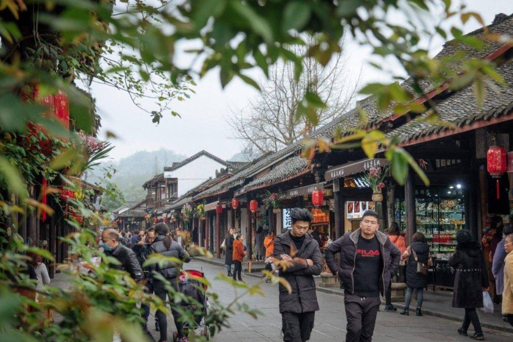 2024年首艘外贸VLGC船舶靠泊到位